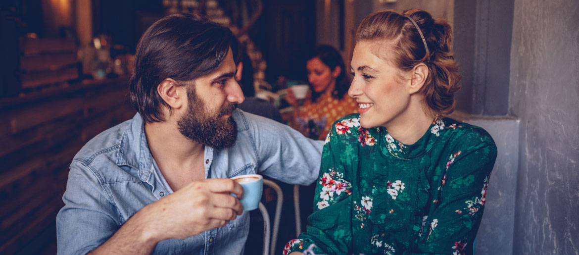 Date im Café in Hamburg